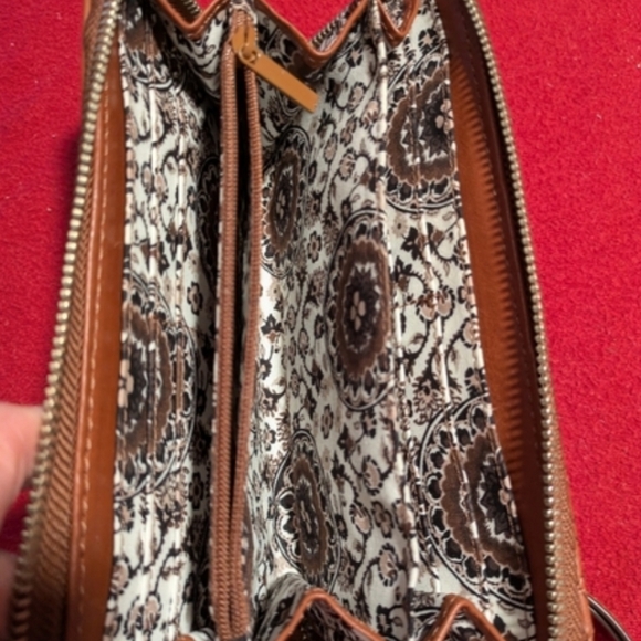 Brown Quilted Leather Caryall RFID Accordion Wristlet Wallet EUC - Picture 5 of 6